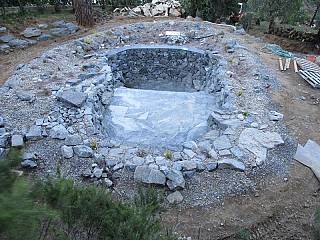 piscines-naturelles/baignoire/st-tropez-1/couleur-nature-piscine-baignoire-naturelle-pierres-saint-tropez-construction.jpg