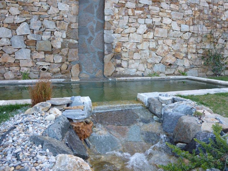couleur nature piscine mur eau pierres garde freinet var 83