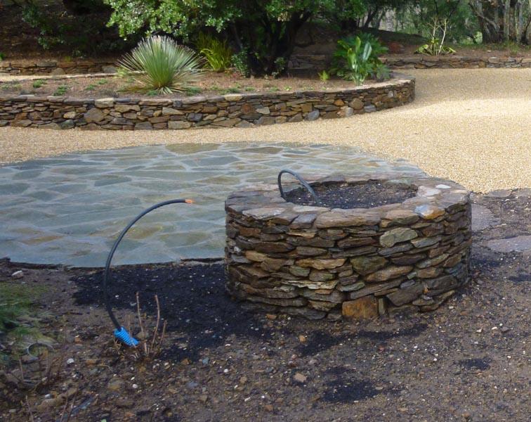 couleur nature piscine jardiniere terrasse pierres
