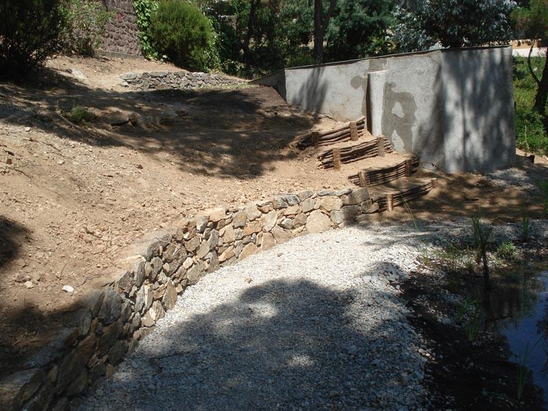 couleur nature piscine muret retenue terres pieres locales