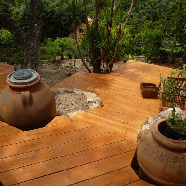 Terrasses en bois d'acacia